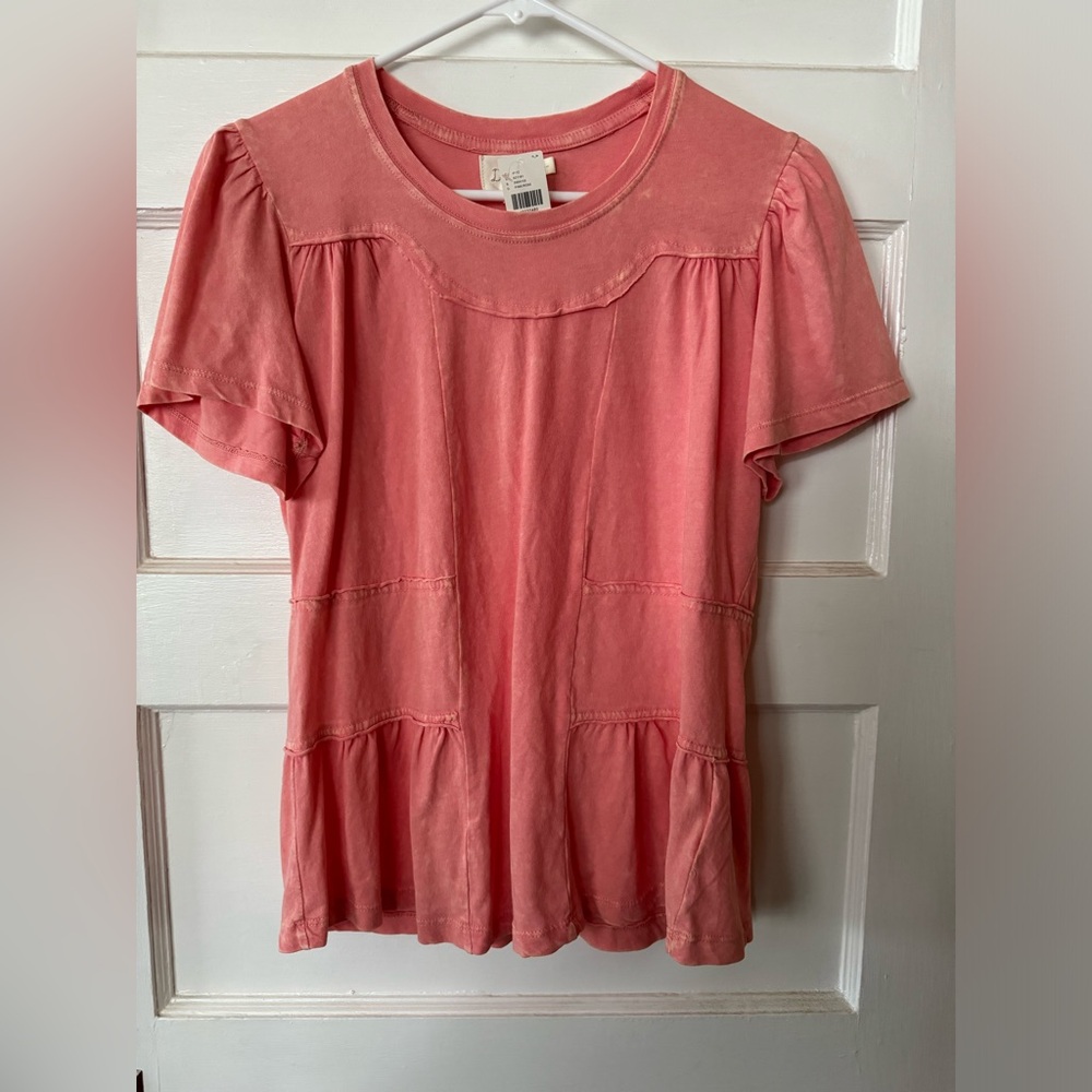 Deletta Anthropologie top peach size small, NWT. Short sleeves.